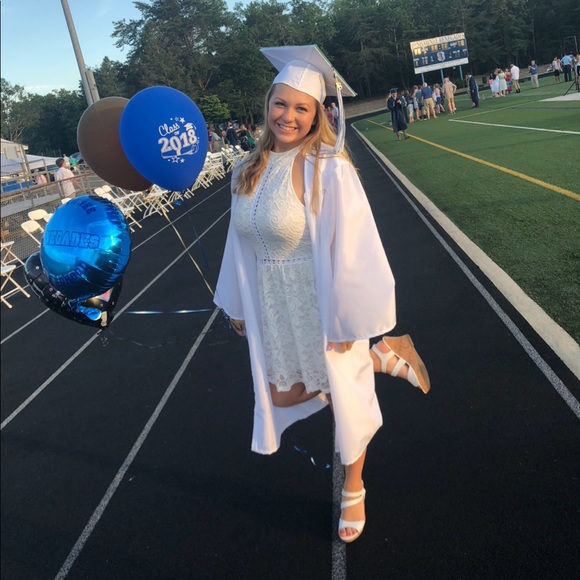 Meet your Posher, Amanda - Picture 1 of 1